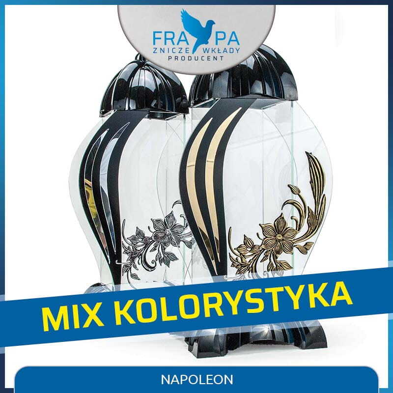 Znicz NAPOLEON – elegancki znicz dekoracyjny z motywem kwiatowym Znicz NAPOLEON z transparentnym szklanym korpusem, czarnymi dekoracyjnymi pasami oraz kwiatowym ornamentem w kolorze złotym i srebrnym.
